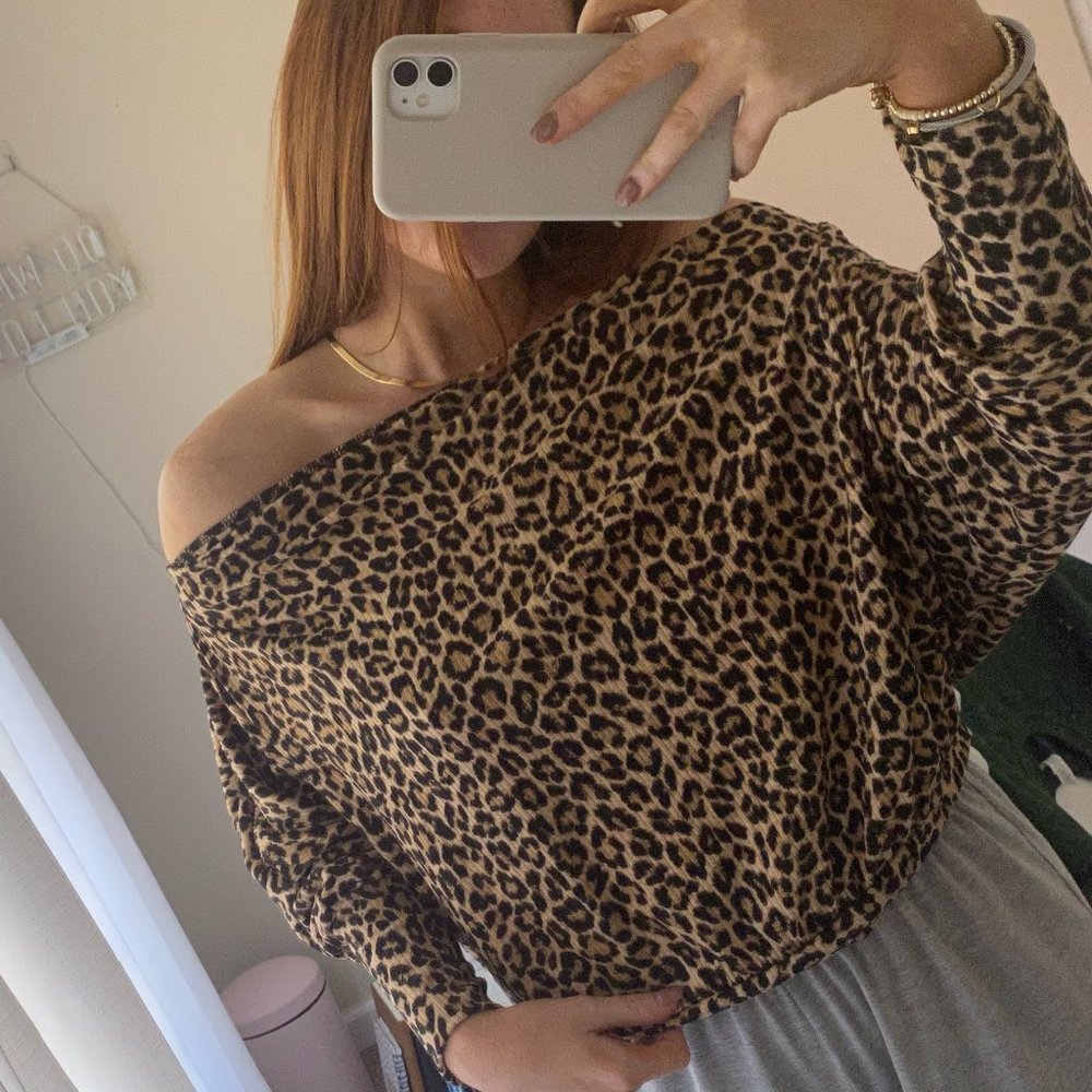 5 Bundle of sweaters